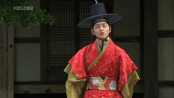 Đủ kiểu tạo dáng "chu môi" của loạt mỹ nam đình đám xứ Hàn 31