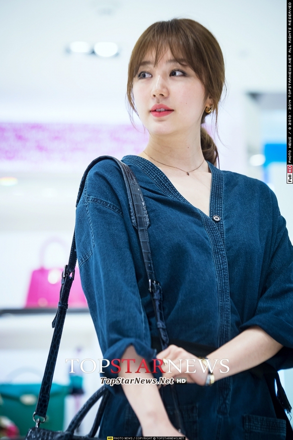 Yoon Eun Hye giản dị nhưng vẫn nổi bật trong sự kiện 2