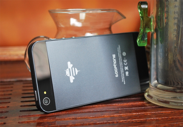 Chưa b&aacute;n ra, Galaxy S5 đ&atilde;... bị nh&aacute;i 2