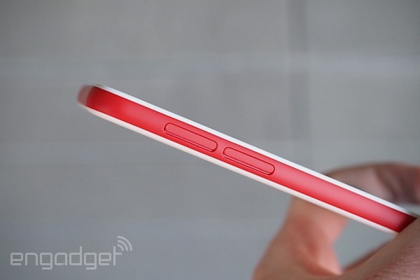 HTC trình làng smartphone "siêu tự sướng", camera 13MP 4
