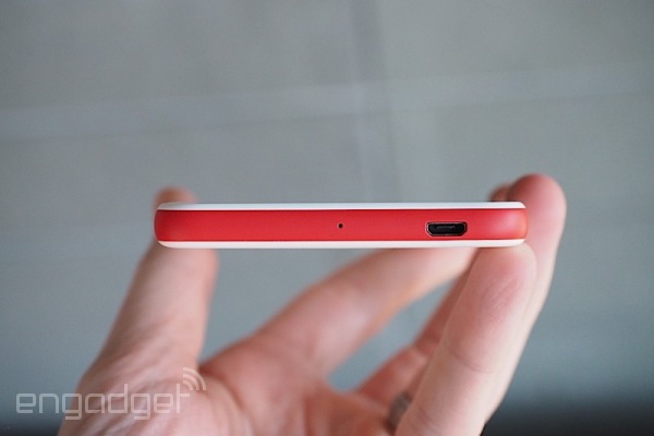 HTC trình làng smartphone "siêu tự sướng", camera 13MP 5