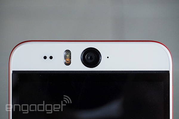 HTC trình làng smartphone "siêu tự sướng", camera 13MP 9