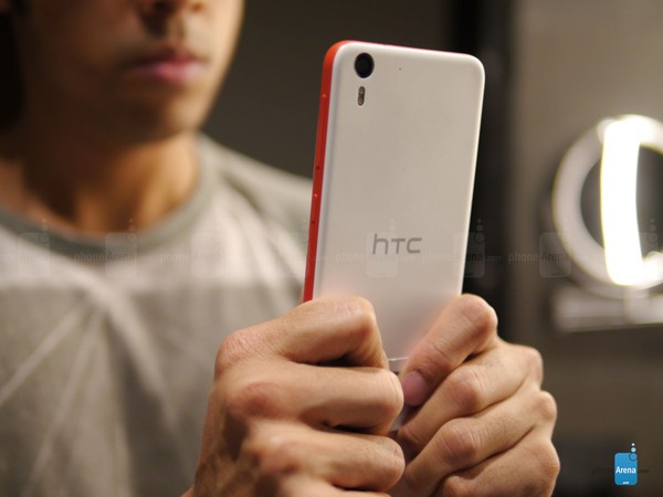 HTC trình làng smartphone "siêu tự sướng", camera 13MP 7