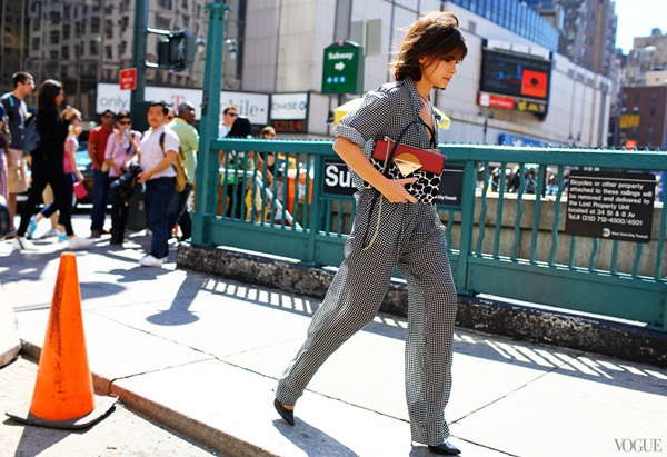 "Lóa mắt" với muôn vẻ street style tại New York Fashion Week 30