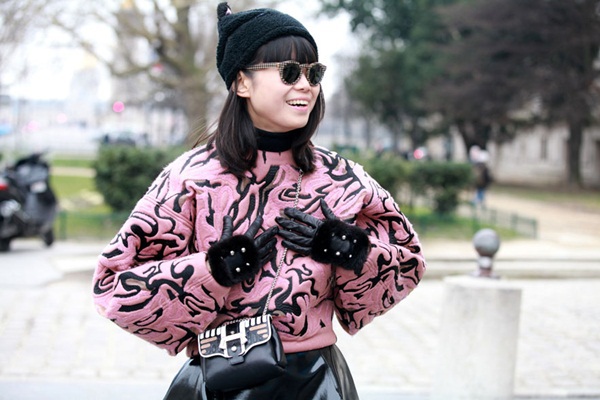 Mê mẩn với vẻ đẹp bay bổng từ street style tại Paris 61