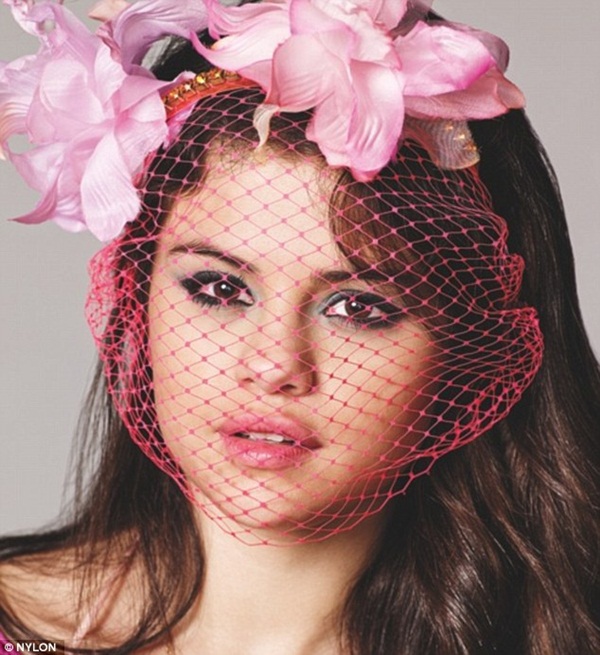 Justin Bieber cố t&igrave;nh &ldquo;tụt quần&rdquo; khi&ecirc;u kh&iacute;ch Selena 6
