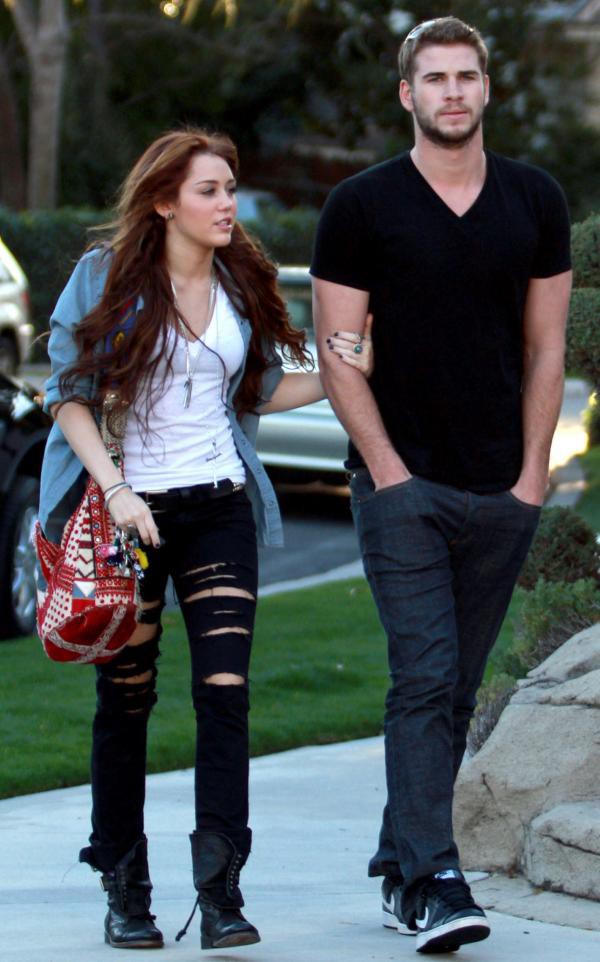 Bố mẹ Miley thất vọng vì cô chia tay Liam 2