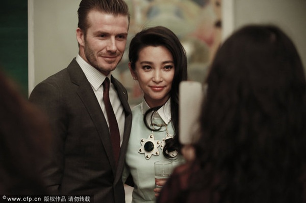 Lý Băng Băng khoe sắc rạng ngời bên David Beckham 9