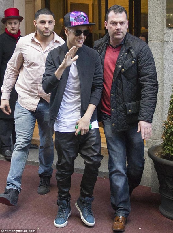 Justin Bieber bị tống cổ khỏi khách sạn vì hành vi kém 1