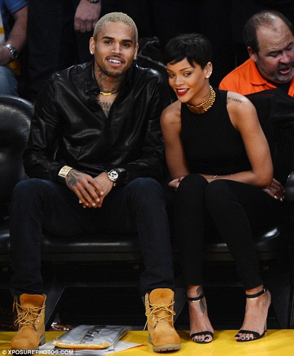 Chris Brown tiết lộ đã chia tay Rihanna 1
