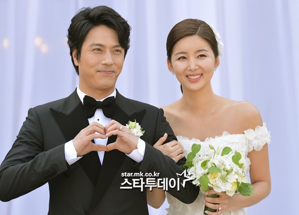 Dàn sao khủng nô nức trong đám cưới Han Jae Suk - Park Sol Mi  2
