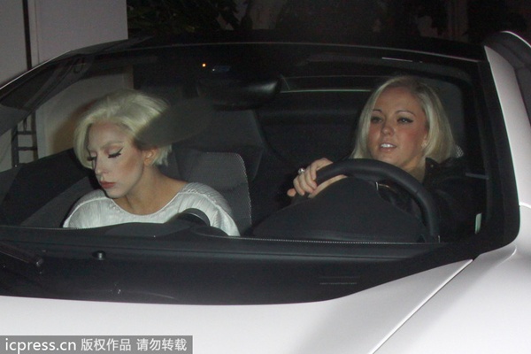 Lady Gaga khoe tóc mới với khuôn mặt mệt mỏi 4