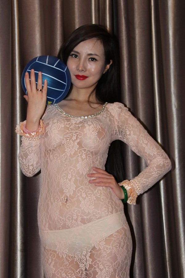 Can Lộ Lộ &ldquo;nở mũi&rdquo; v&igrave; được vũ nữ h&acirc;m mộ nhiều nhất 1