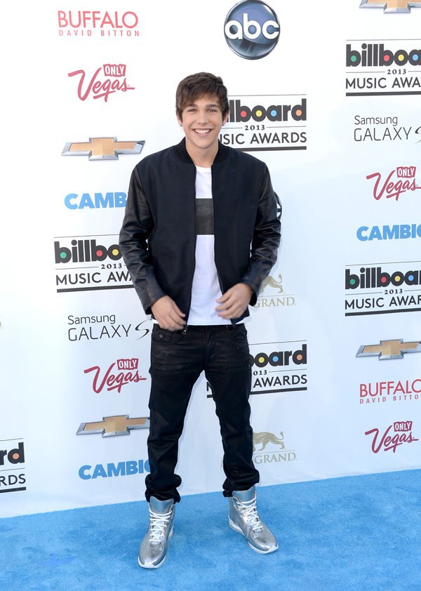 Justin "bỏ" Selena một mình trên thảm xanh "Billboard Music Awards 2013" 28