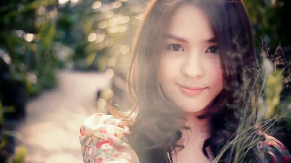 Ngắm vẻ đẹp thuần khiết của “Song Hye Kyo" 1m54 Thái Lan 2