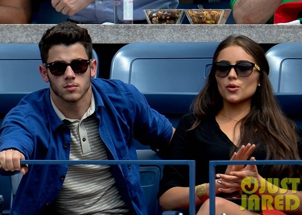 Nick Jonas công khai khóa môi Hoa hậu Hoàn vũ  5