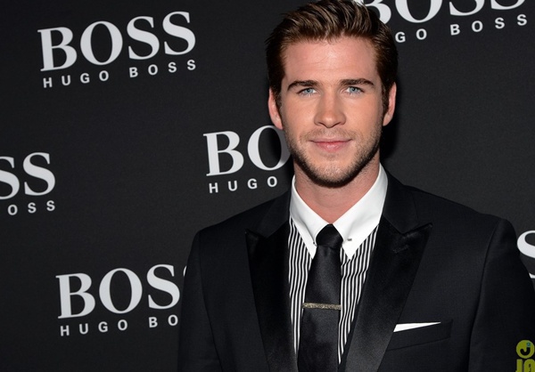 Liam Hemsworth rạng rỡ trong sự kiện hậu chia tay Miley 4