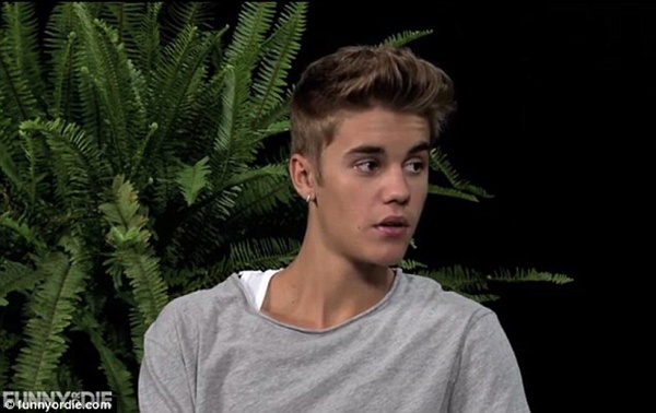 Justin Bieber bị mắng chửi và "ăn đòn" ngay trên truyền hình 1