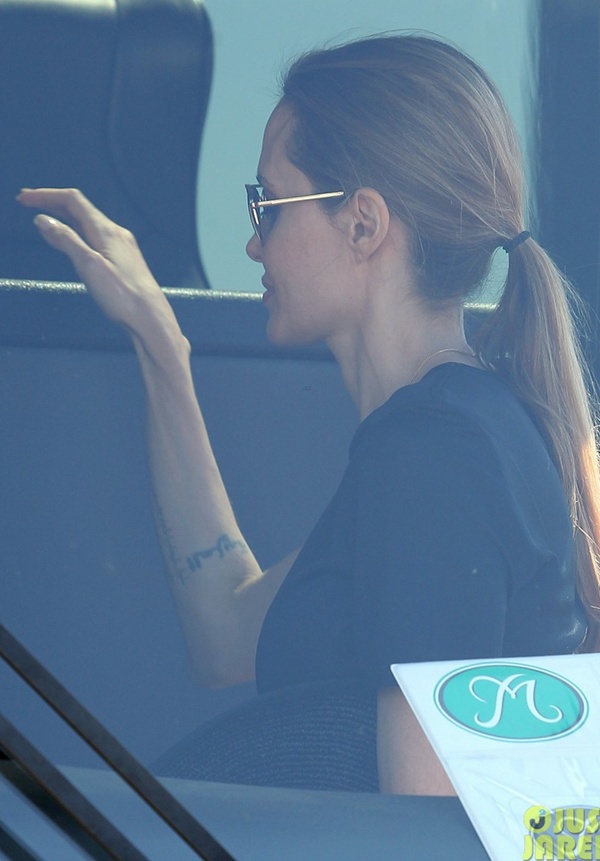 Angelina Jolie "đốn tim" fan với nụ cười tỏa nắng 3