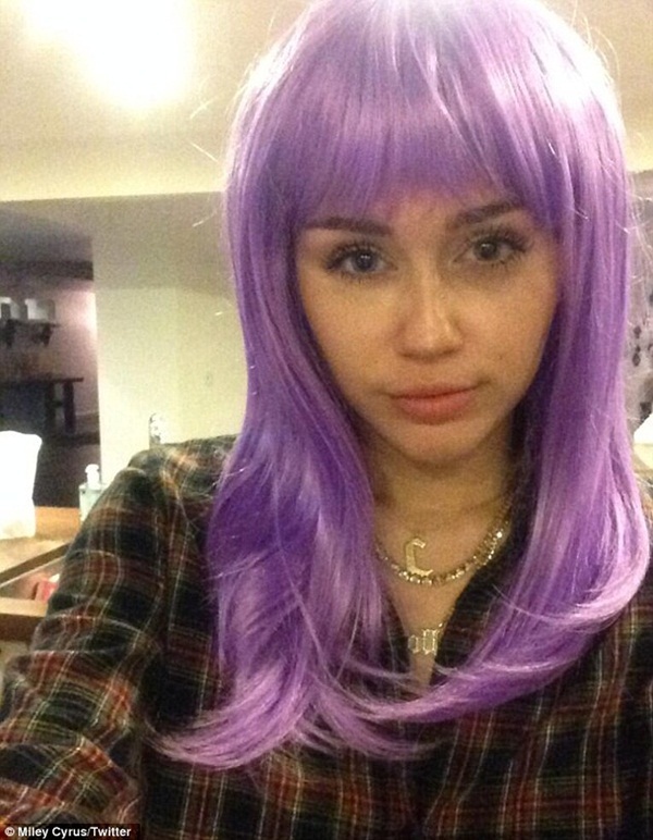 Miley Cyrus khoe tóc dài mừng Halloween 3