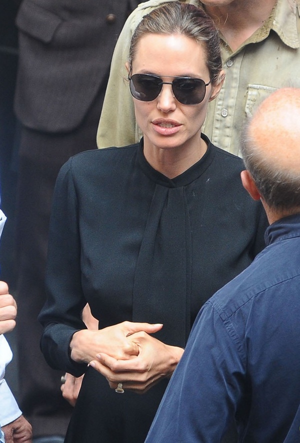 Angelina Jolie lộ vóc dáng ngày một hốc hác 2