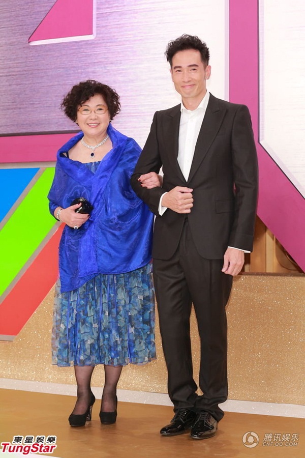 Dàn sao khoe sắc trong lễ trao giải TVB 2013 1