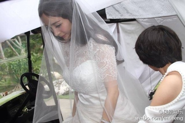 Đ&aacute;m cưới giản dị tinh kh&ocirc;i của cặp đ&ocirc;i Dương Mịch - Lưu Khải Uy 2