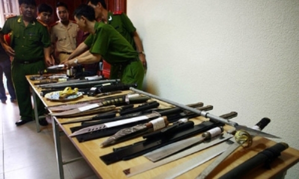 Hà Nội: Lực lượng 141 thu giữ 23 khẩu súng và hàng trăm dao kiếm 3