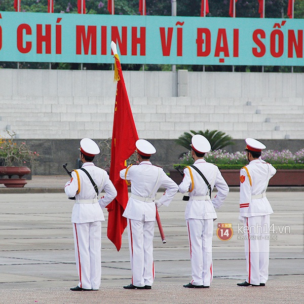 Lễ chào cờ đặc biệt ở Quảng trường Ba Đình trong ngày Sinh nhật Bác 19/5 17