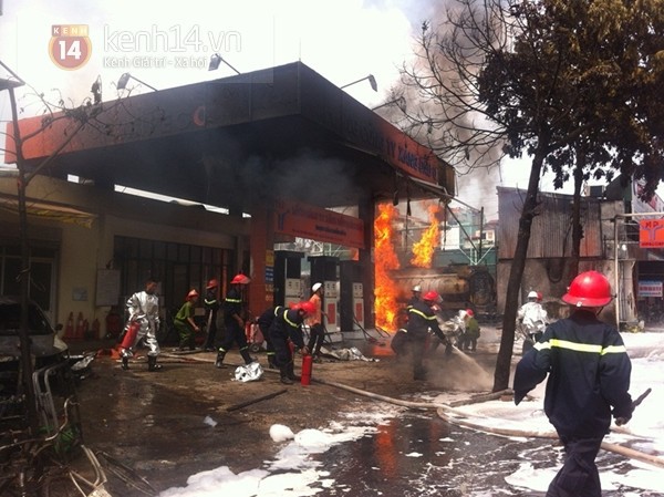 Hiểm họa rình rập từ những cây xăng giữa khu dân cư ở Hà Nội 1