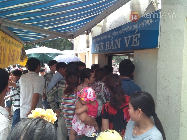 Tấp nập khu vui chơi ng&agrave;y Quốc tế thiếu nhi 3