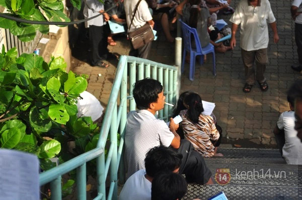 Cụ &ocirc;ng 73 tuổi đưa ch&aacute;u g&aacute;i "kh&ocirc;ng cha, kh&ocirc;ng mẹ" đi thi Đại học 7