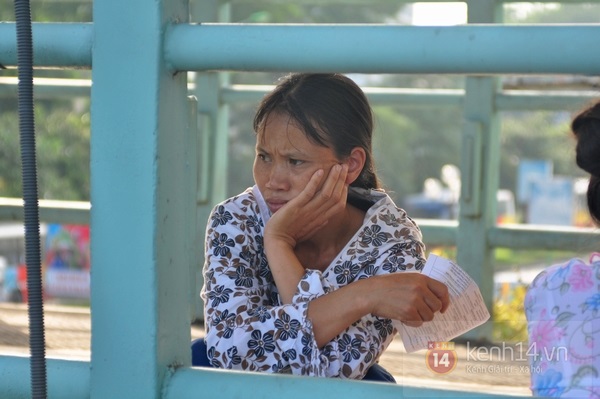 Cụ &ocirc;ng 73 tuổi đưa ch&aacute;u g&aacute;i "kh&ocirc;ng cha, kh&ocirc;ng mẹ" đi thi Đại học 8