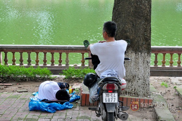 Những khoảnh khắc tuyệt đẹp trong ng&agrave;y thi ĐH đầu ti&ecirc;n 7