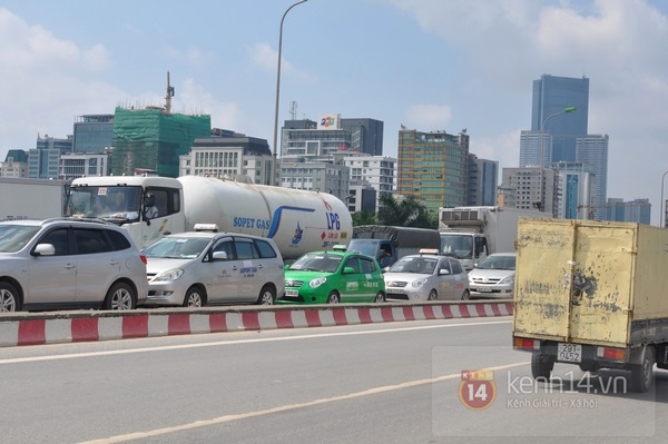 Sĩ tử vội vàng về quê sau khi kết thúc kỳ thi đại học đợt 1 9