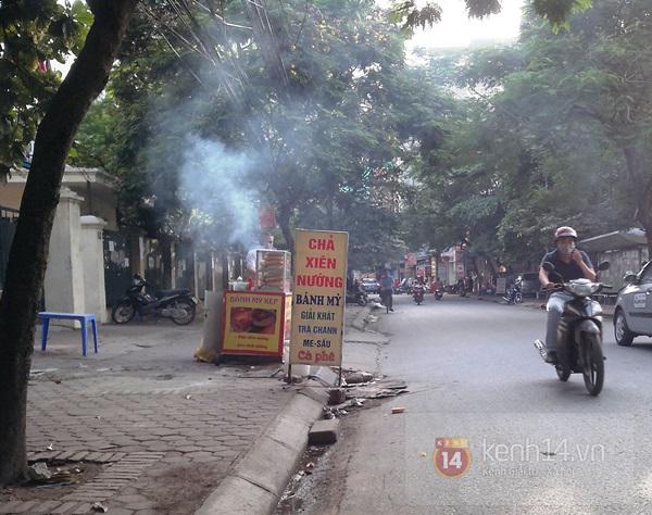 Những con phố bị hun kh&oacute;i giữa H&agrave; Nội 10