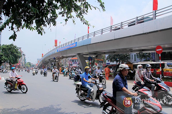 Cận cảnh cầu vượt nhẹ đẹp nhất Hà Nội một ngày trước khi thông xe 21