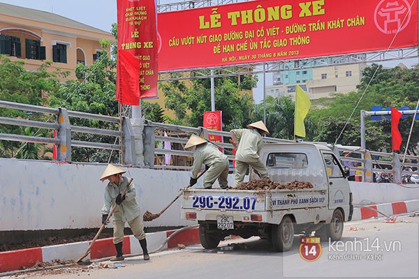 Cận cảnh cầu vượt nhẹ đẹp nhất Hà Nội một ngày trước khi thông xe 16