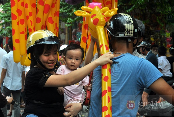 Trẻ em H&agrave; Nội h&aacute;o hức đ&oacute;n Tết Trung thu 19