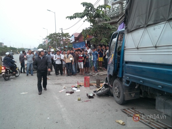 Hà Nội: Xe tải mất lái đâm 2 phụ nữ tử vong 1