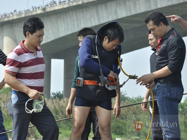 "Mỗi lần cứu hộ chạm vào vật cản nào đó, chúng tôi cứ ngỡ là đã tìm thấy chị Huyền..." 3