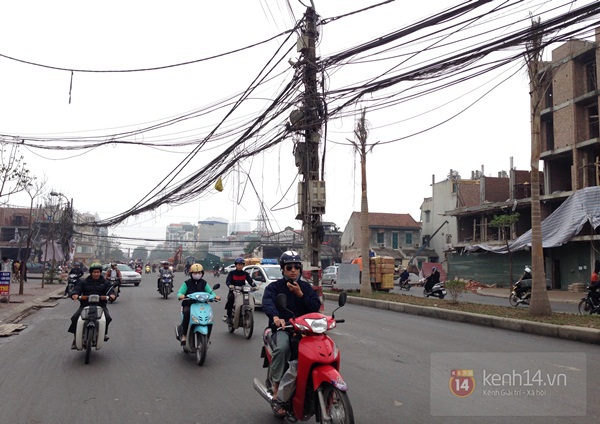 "Tuyến phố cột điện" k&igrave; dị ở H&agrave; Nội 3