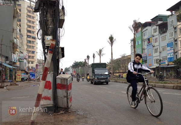 "Tuyến phố cột điện" kì dị ở Hà Nội 4