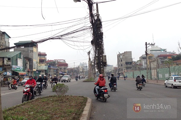 "Tuyến phố cột điện" k&igrave; dị ở H&agrave; Nội 6