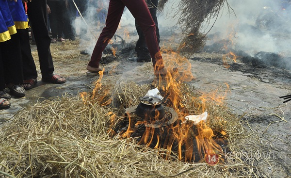 Lễ hội kéo lửa thổi cơm thi độc đáo bậc nhất đất Hà thành 14