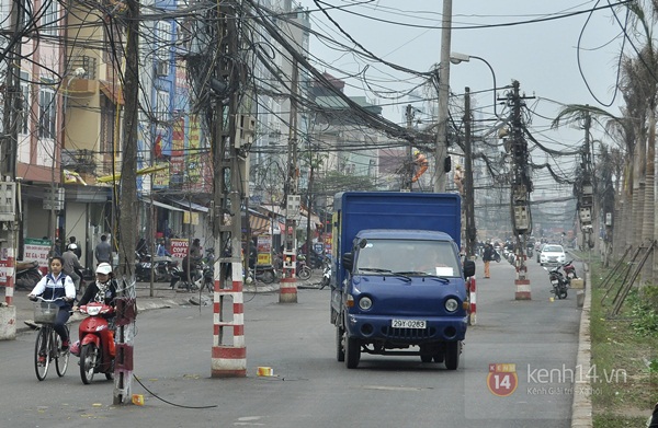 "Tuyến phố cột điện" kì dị ở Hà Nội 11