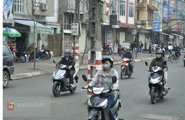 "Tuyến phố cột điện" kì dị ở Hà Nội 16