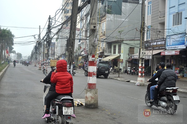 "Tuyến phố cột điện" kì dị ở Hà Nội 18