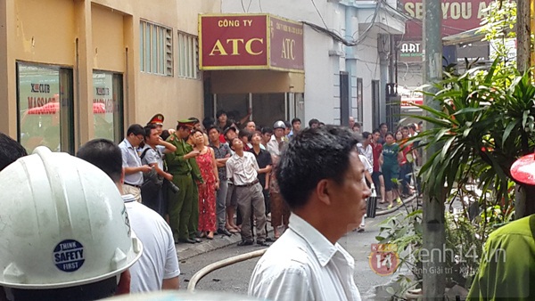 Hà Nội: Lửa thiêu rụi quán Karaoke, 5 người tử vong 3