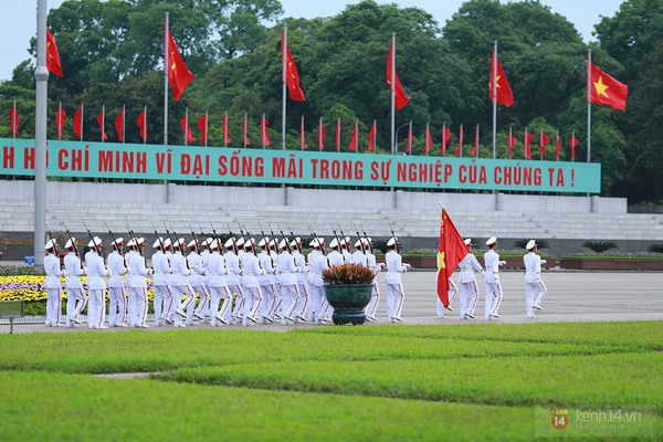 Xúc động lễ chào cờ ở Quảng trường Ba Đình trong ngày Sinh nhật Bác 8